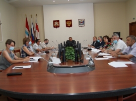 Состоялось заседание городской трехсторонней комиссии