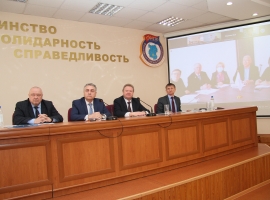 В Омске прошел международный профсоюзный «круглый стол»