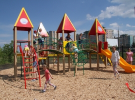 Открытие детской площадки в парке 300-летия Омска