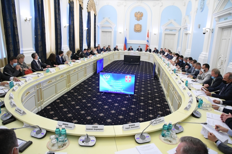 Омские профсоюзы внесли предложения по развитию социальной базы ОПК