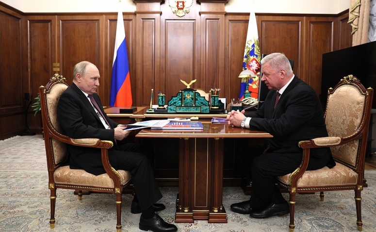 Владимир Путин встретился с председателем ФНПР Михаилом Шмаковым