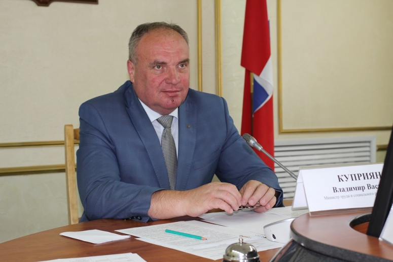 Поздравление министра труда и социального развития Омской области Владимира Куприянова
