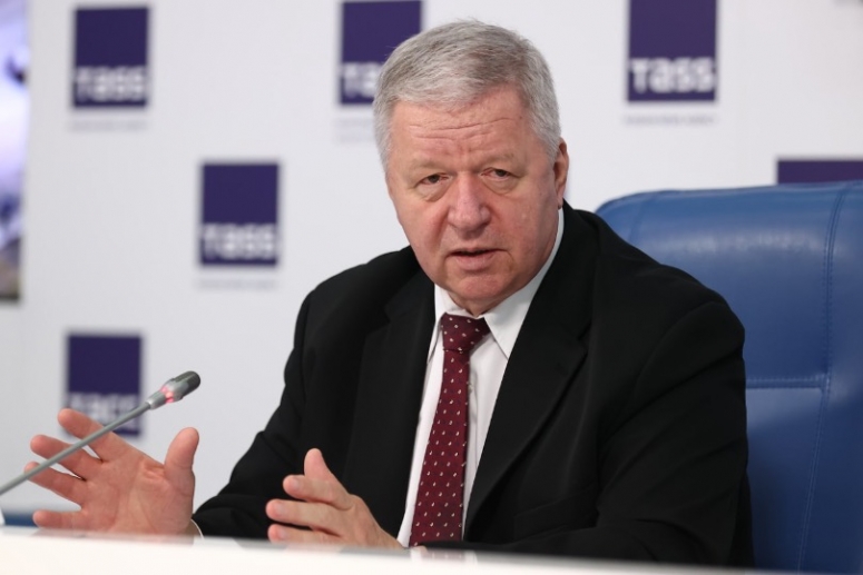 Лидер ФНПР Михаил Шмаков поддержал идею о сокращении рабочей недели